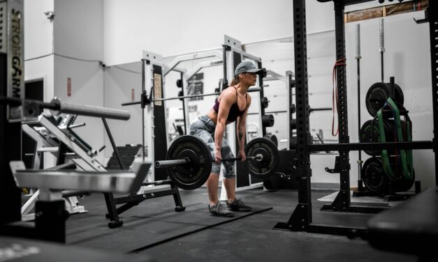 Blizna po cesarskim cięciu: porady, pielęgnacja i rehabilitacja